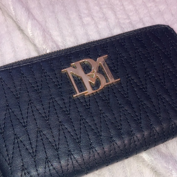 Bagley Mischka Elegant Black Quilted Handbag and Wallet Set - Picture 2 of 5